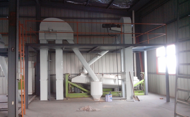 養(yǎng)豬飼料機(jī)器為養(yǎng)殖業(yè)的發(fā)展提供強(qiáng)大科技支撐