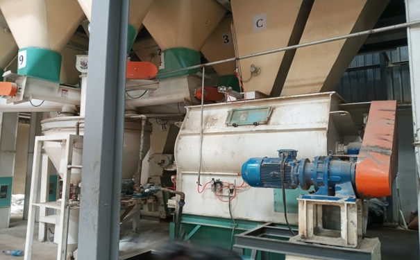 羊飼料設(shè)備極大地降低了養(yǎng)殖過程中的勞動強度