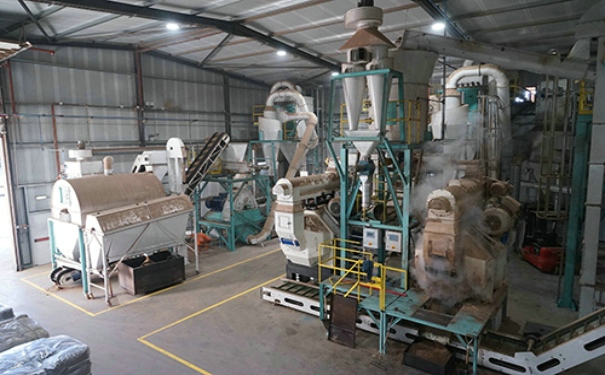 顆粒料機(jī)器為我國養(yǎng)殖業(yè)的持續(xù)發(fā)展注入強(qiáng)大的動力