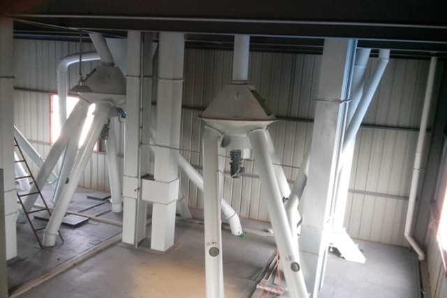 飼料工廠設(shè)備