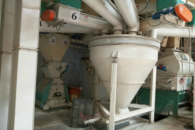 家禽飼料設(shè)備